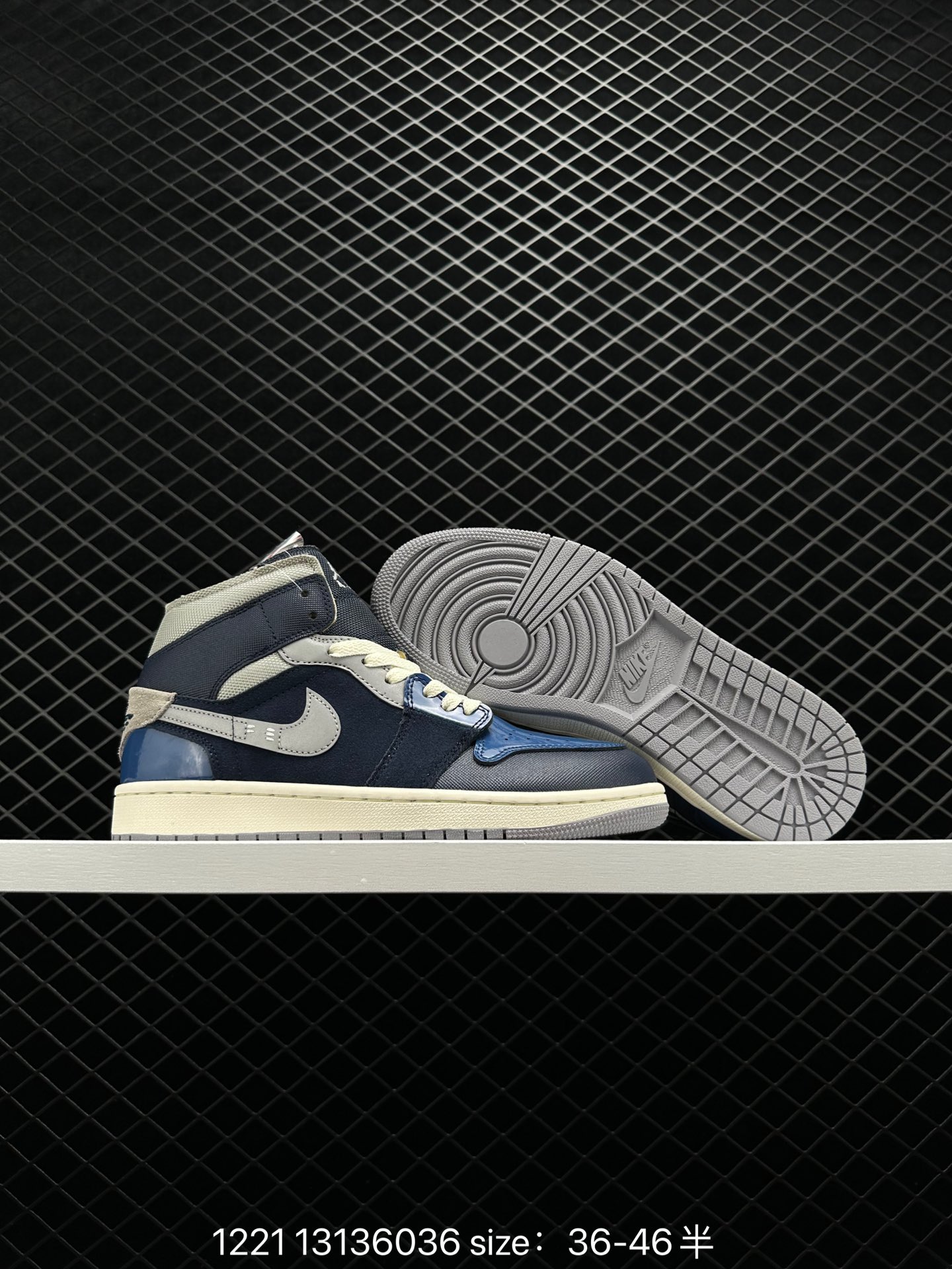 Air Jordan 1 Mid“Light Smoke Grey”